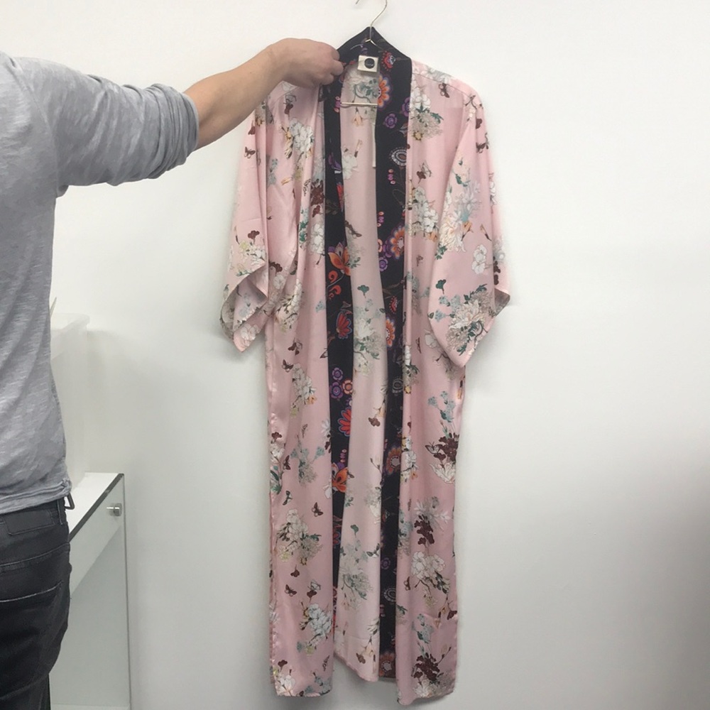 Floreat Robe - Picture 2 of 5